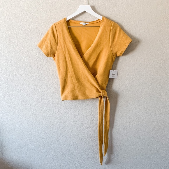 NWT! O' Niell Tabby Wrap Top - Picture 4 of 13